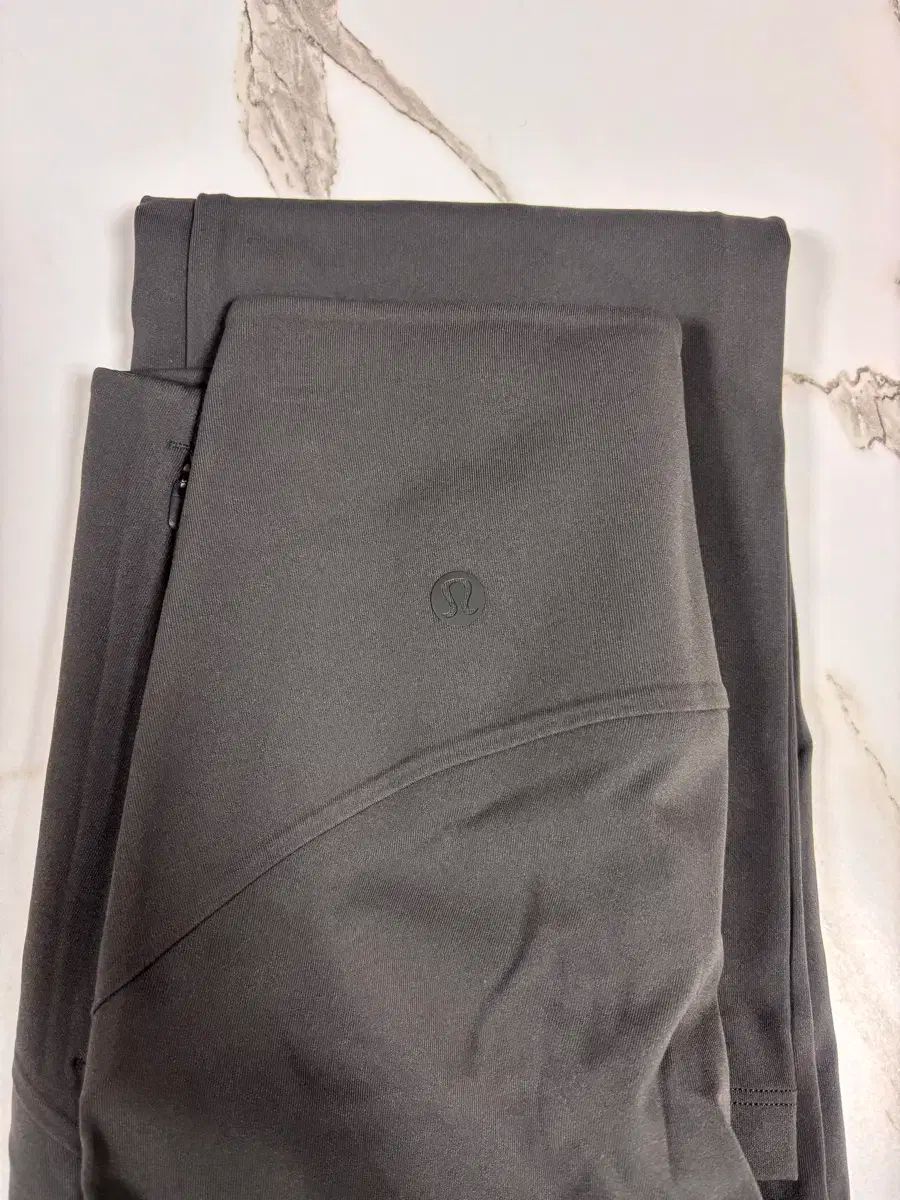 REFLEM【レフレム】サスペンダー付きサイドZIPジャージパンツ