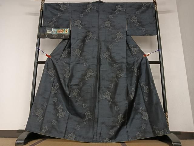 平和屋着物●本場大島紬　舞花文　南美工房　証紙付き　正絹　逸品　AAAY6553zg 平和屋着物○本場大島紬 舞花文 南美工房 証紙付き 正絹 逸品 AAAY6553zg