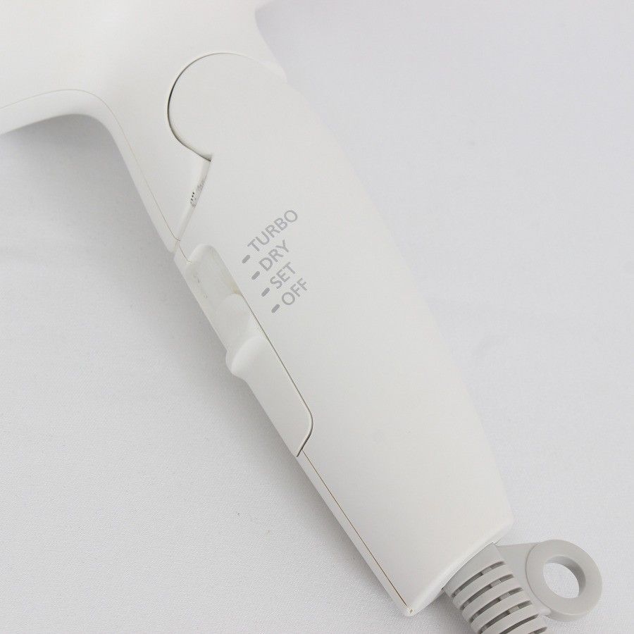 ウォームホワイト