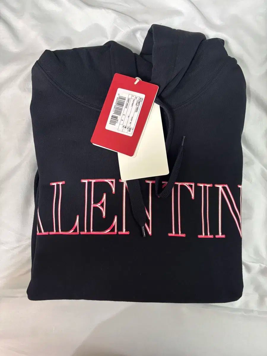 正規品 Valentino(ヴァレンティノ) ロゴ フード付きTシャツ M