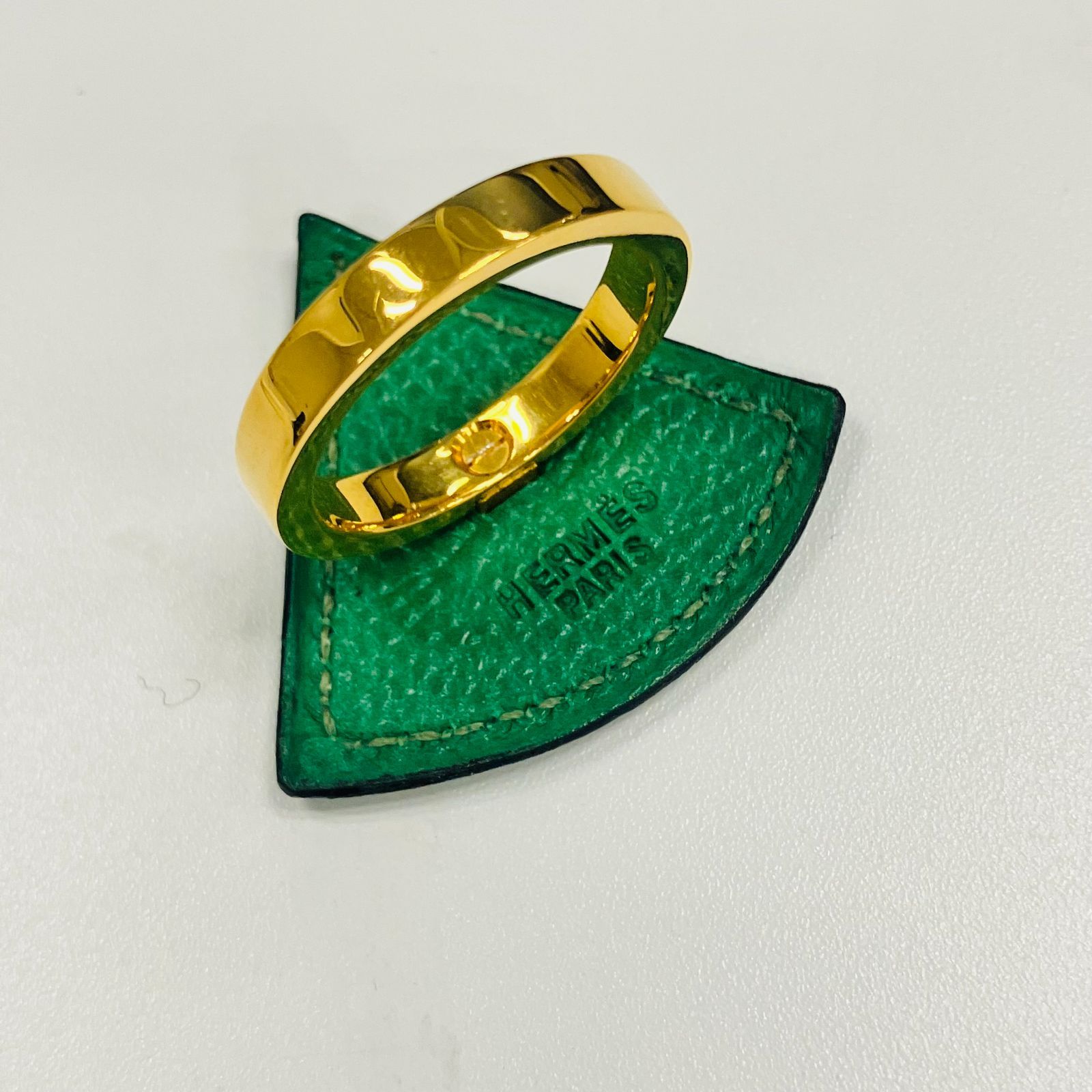 【美品✨】HERMES スカーフリング スカーフリング 《H・アン・ロン》 | Hermès - エルメス-公式サイト
