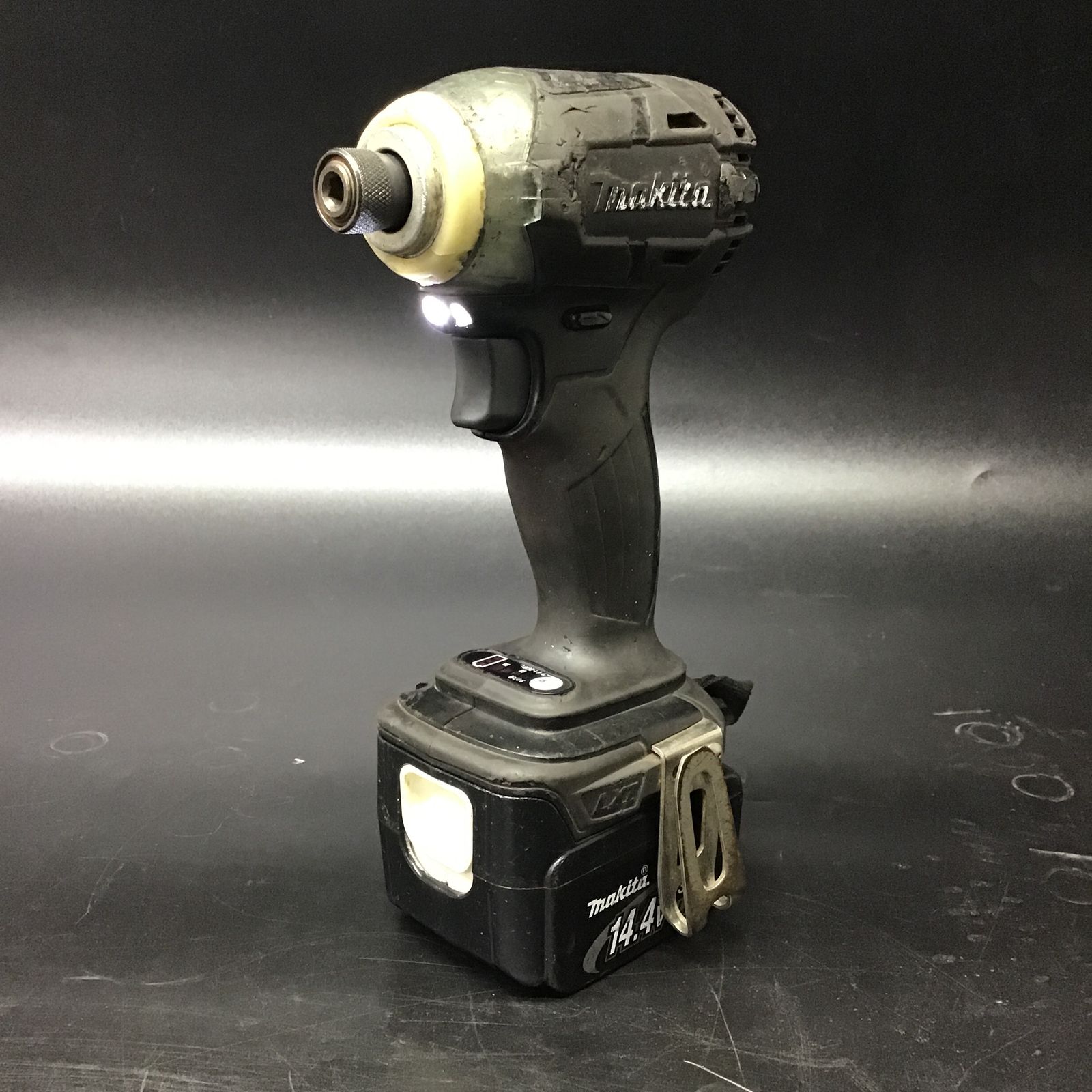 Makita 充電式インパクトドライバー TD137DZB