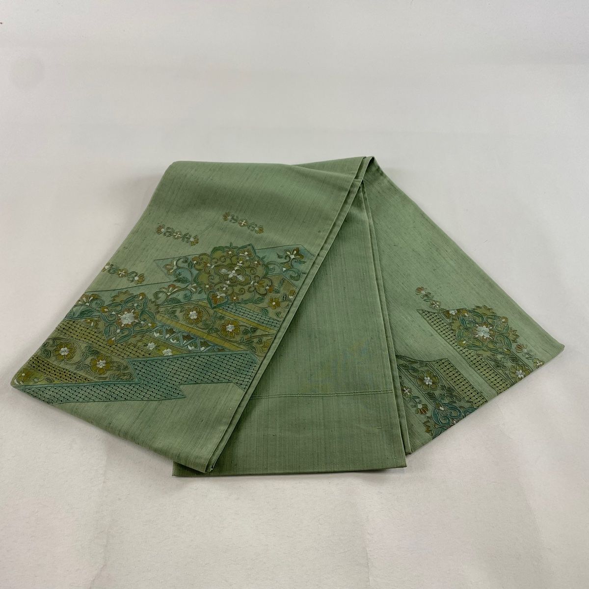 袋帯 秀品 紬地 華文 草花 刺繍 銀彩 薄緑 お太鼓柄 正絹 【中古
