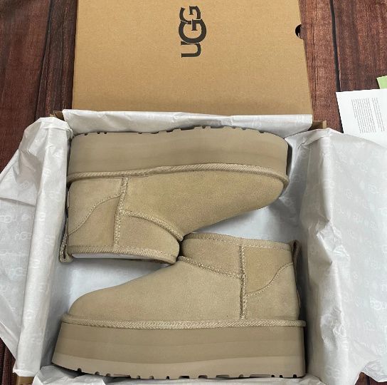 人気極美品 UGG アグ ブーツ 厚底 5cm クラッシックウルトラ ミニ 