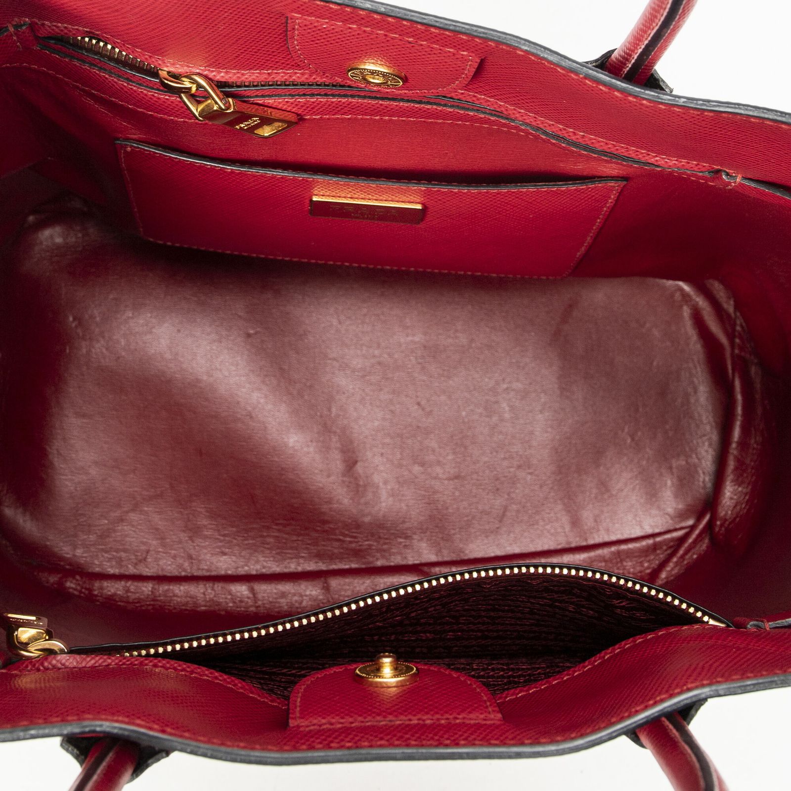 PRADA プラダ赤サフィアーノレザーA