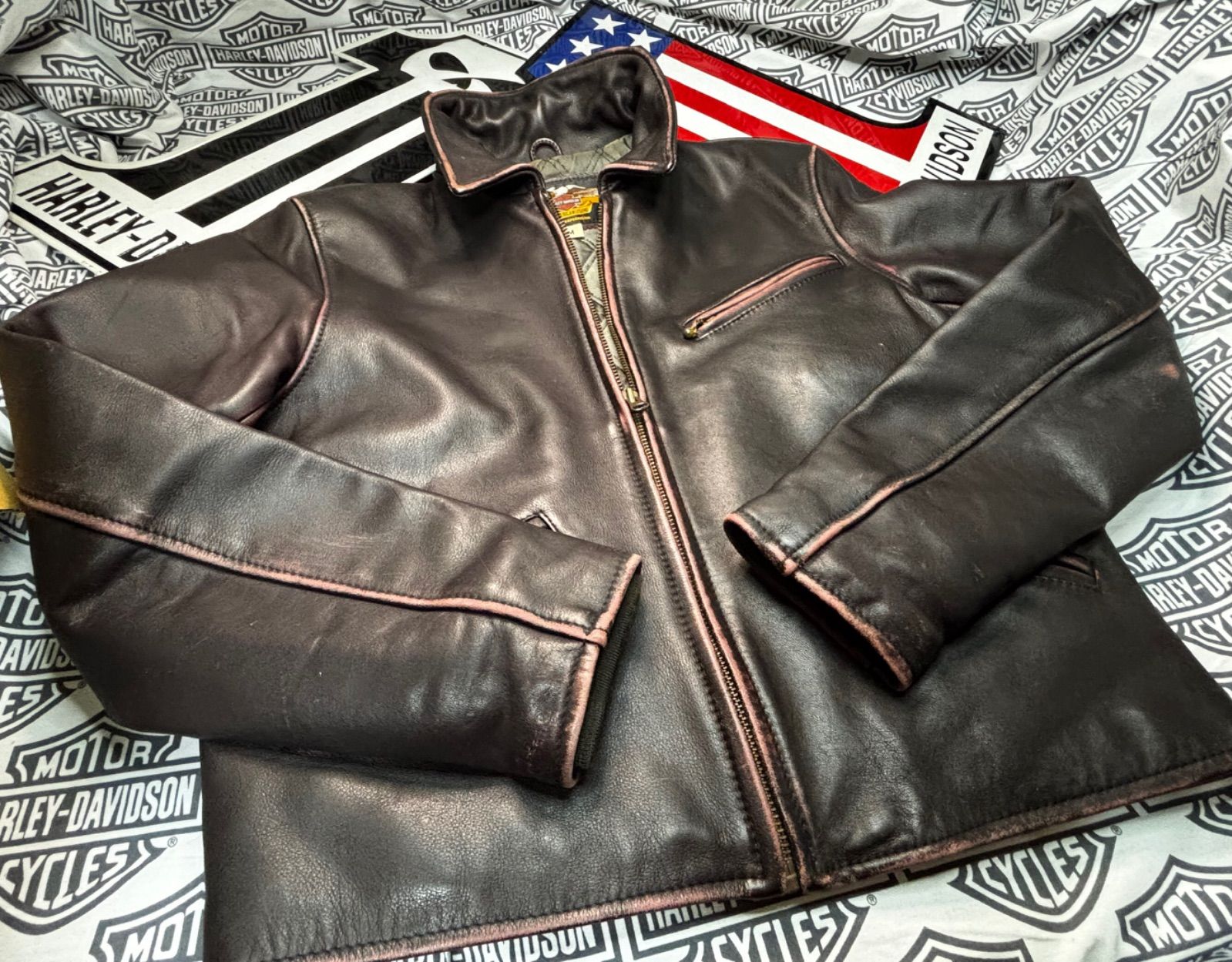 ⭐️ハーレーダビッドソン⭐️3D立体エンボスエンブレム本革製ジャケット限定レアモデル ⭐️ハーレーダビッドソン⭐️3D立体エンボス⭐️本革製ジャケット