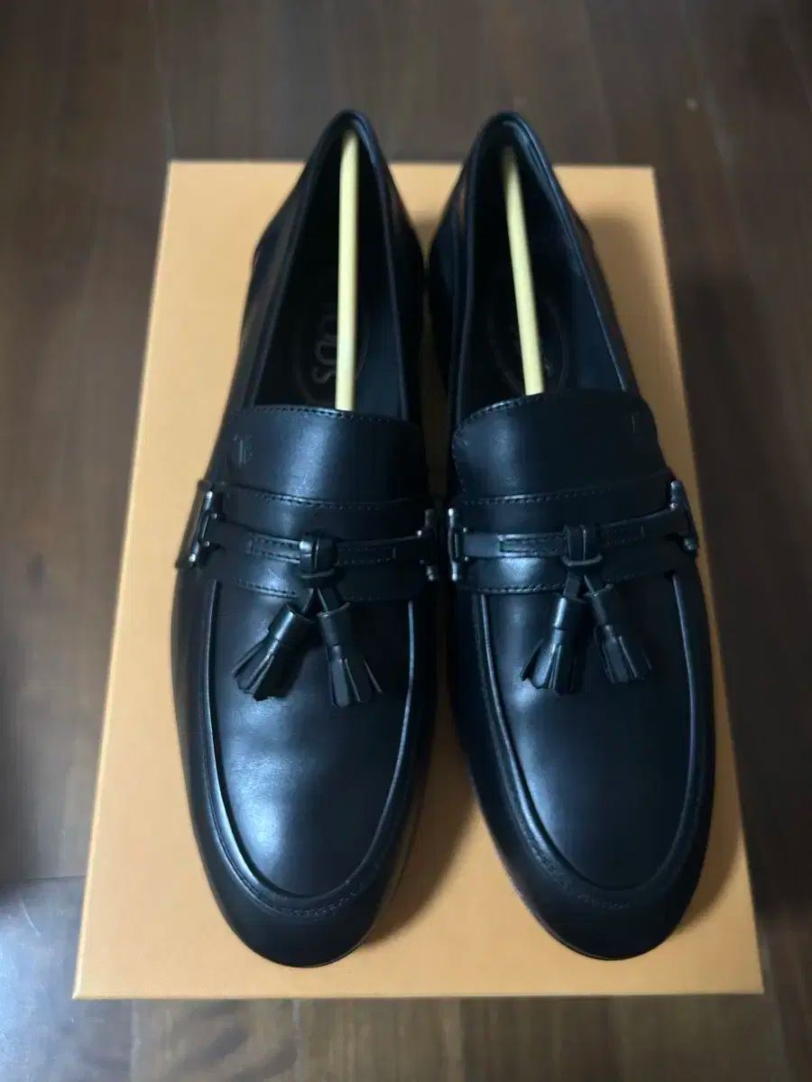 TOD S トッズ タッセル ローファー 黒