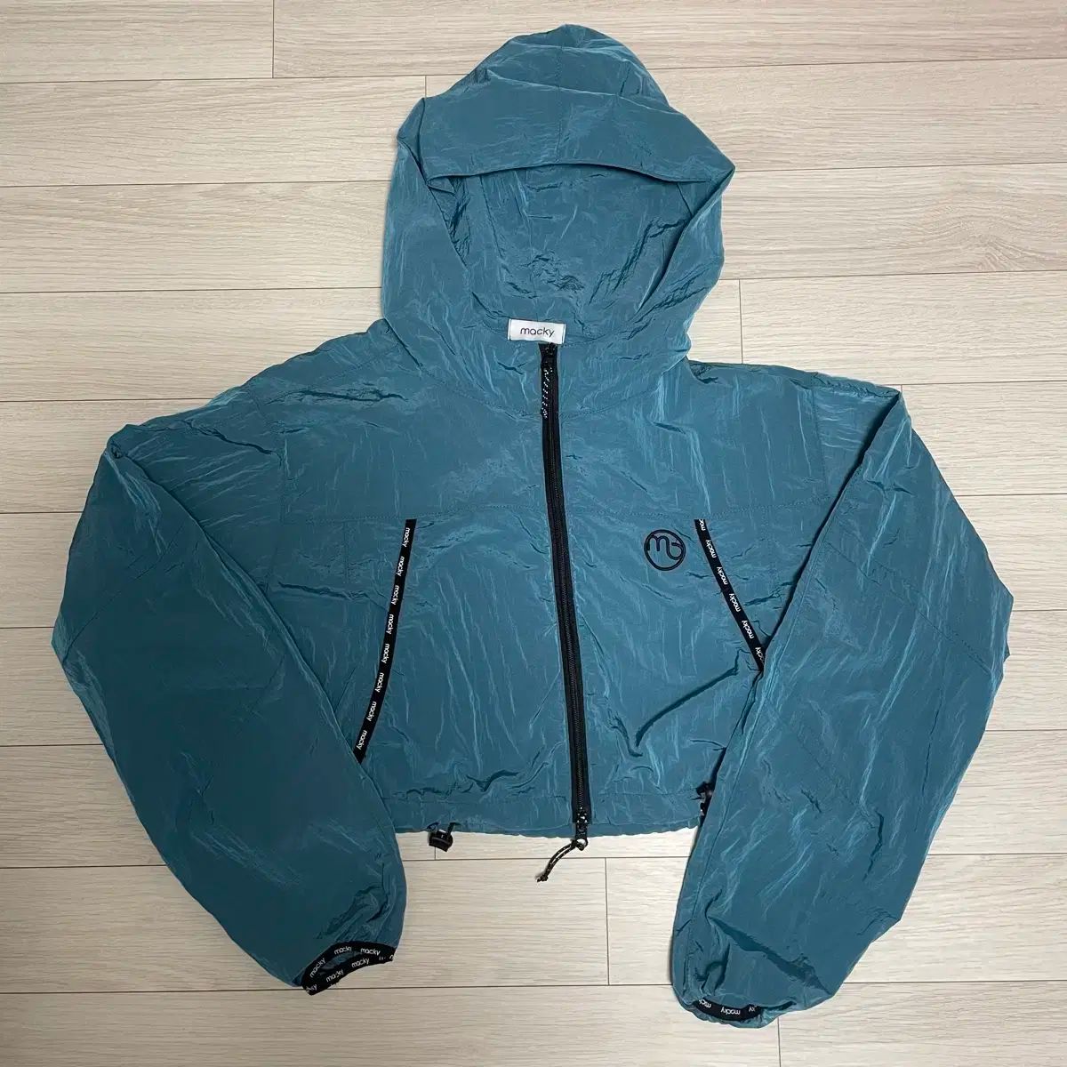 ウィンドブレーカー 132000円