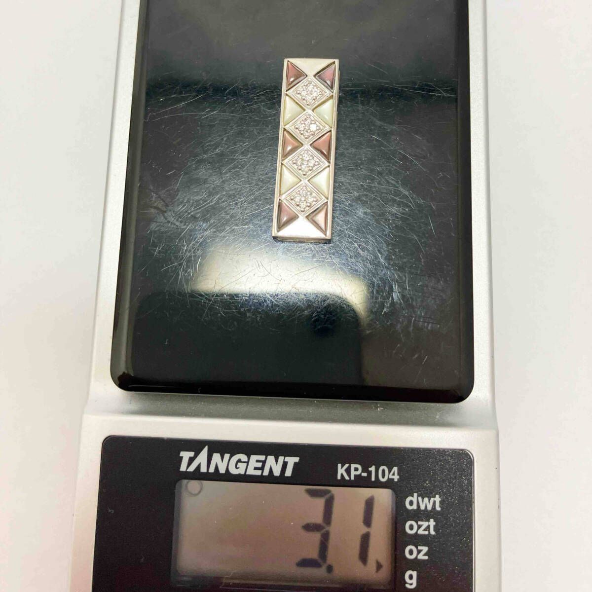 3.1g