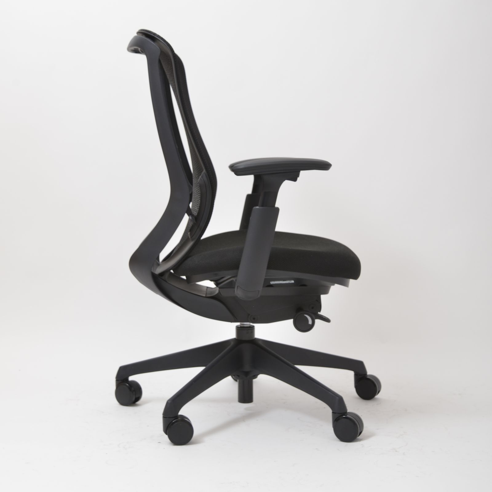【中古 S(美品)】Sylphy(シルフィー) C685ZR-FMP1【＊使用期間：3ヶ月程度＊】 中古】C685ZR-FMP1 | オカムラ Sylphy オフィスチェア - Kagg