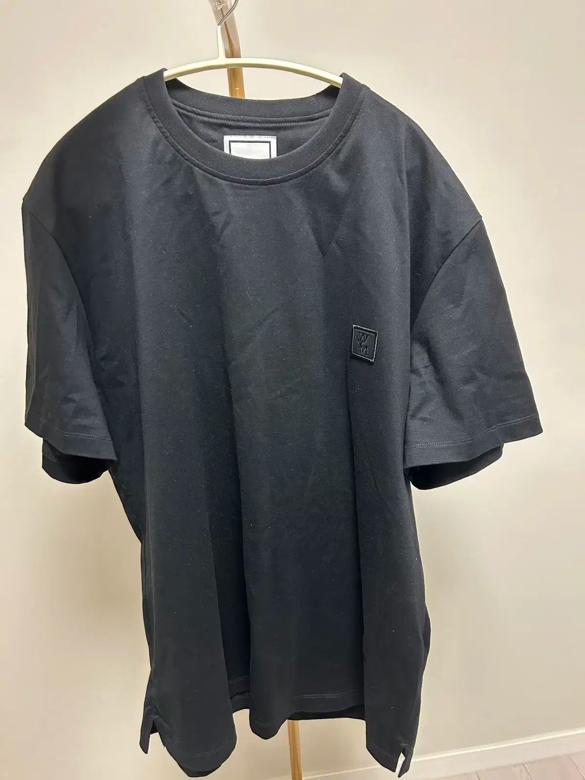 WOOYOUNGMI ウーヨンミ 25SS フラワー バック ロゴ T シャツ Ivory Flower Back Logo T-Shirt - WOOYOUNGMI