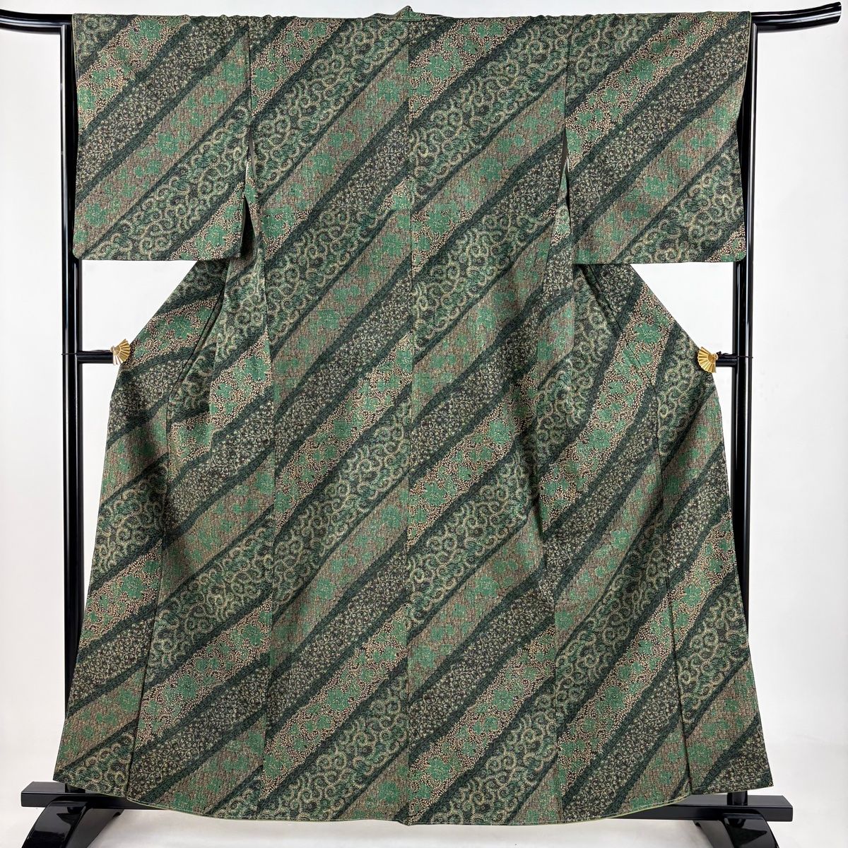 小紋 身丈160cm 裄丈65cm M 袷 紬地 花唐草 斜縞 緑 正絹 秀品