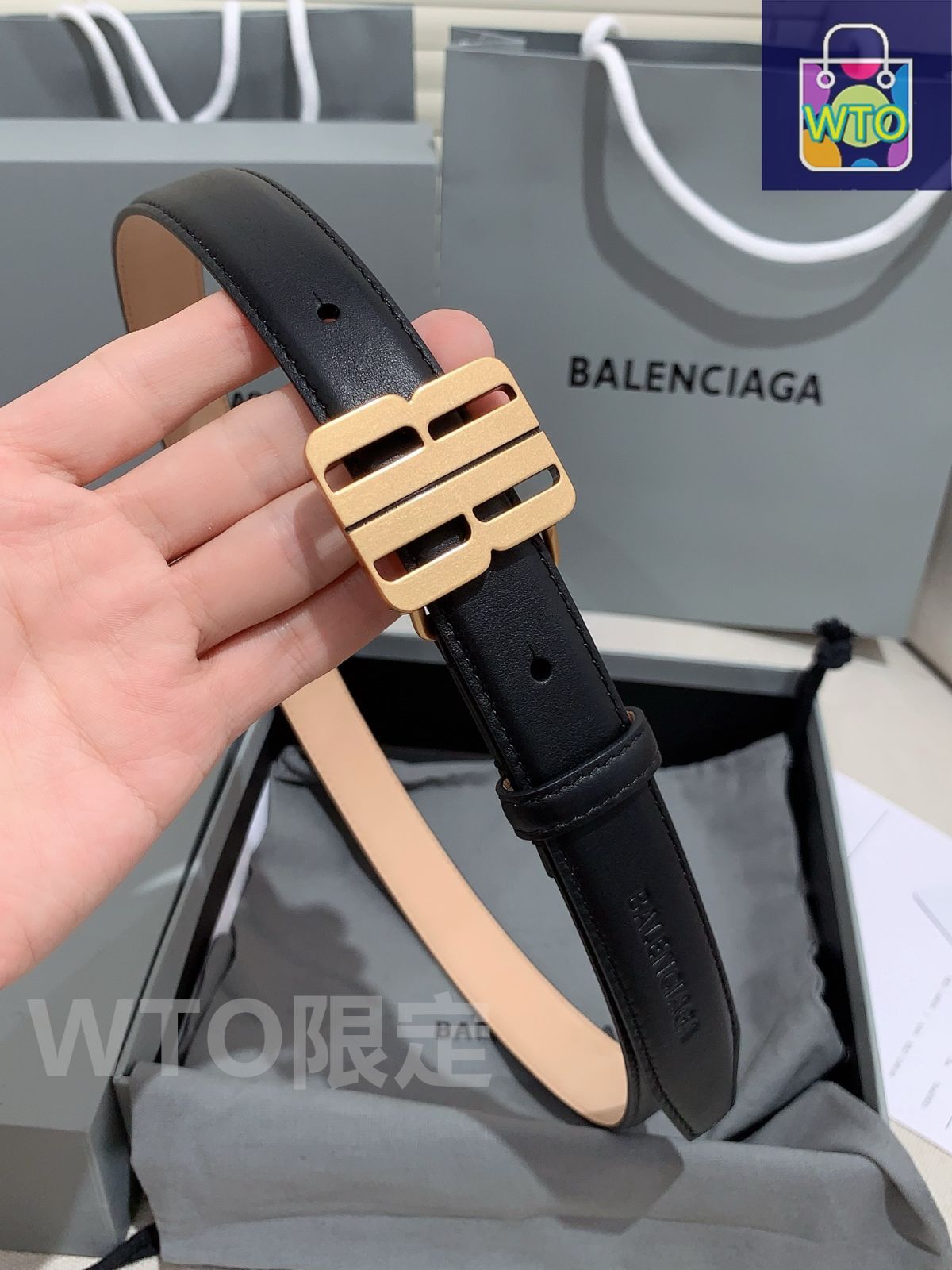 【美品】BALENCIAGA ロゴ入り ブラックレザーベルト バレンシアガ ロゴ刻印入りシルバー金具レザーベルト ブラック