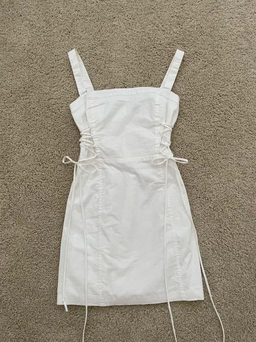 ZARA ザラ リボン ワンピース 白 ホワイトドレス ビスチェ クロップド コルセット h & m