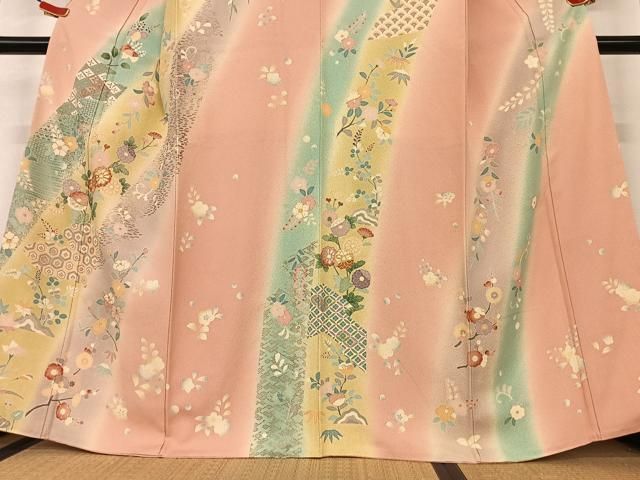 最終価格です。よろしくお願いいたします。ベージュ 花柄 リネン着物 訪問着 高級感ある良質生地！ ベージュ 豪華な四季花文様 ピンク