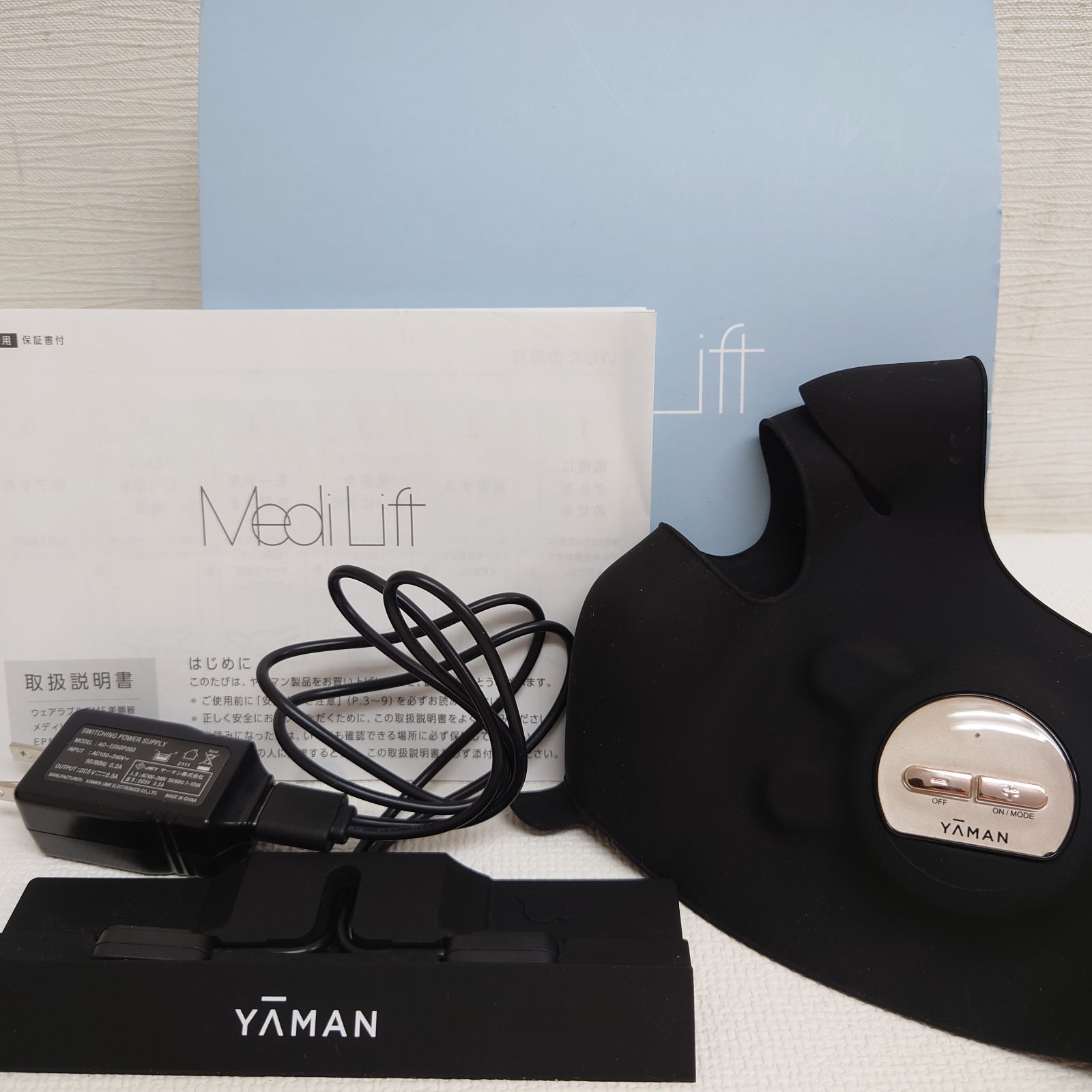 M0414E1 ヤーマン YA-MAN ウェアラブル EMS 美顔器 メディリフト M0414E1 ヤーマン YA-MAN ウェアラブル EMS 美顔器 メディリフト