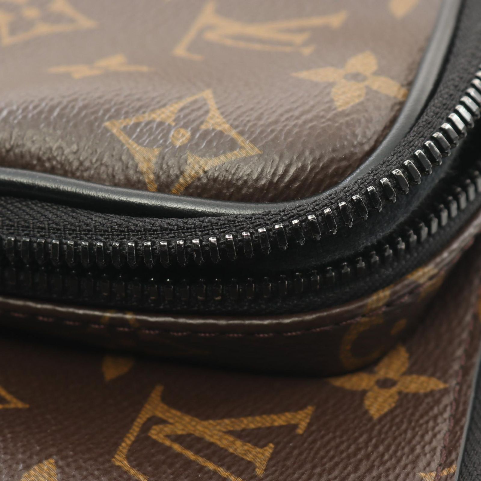 VUITTON ウエストバッグ