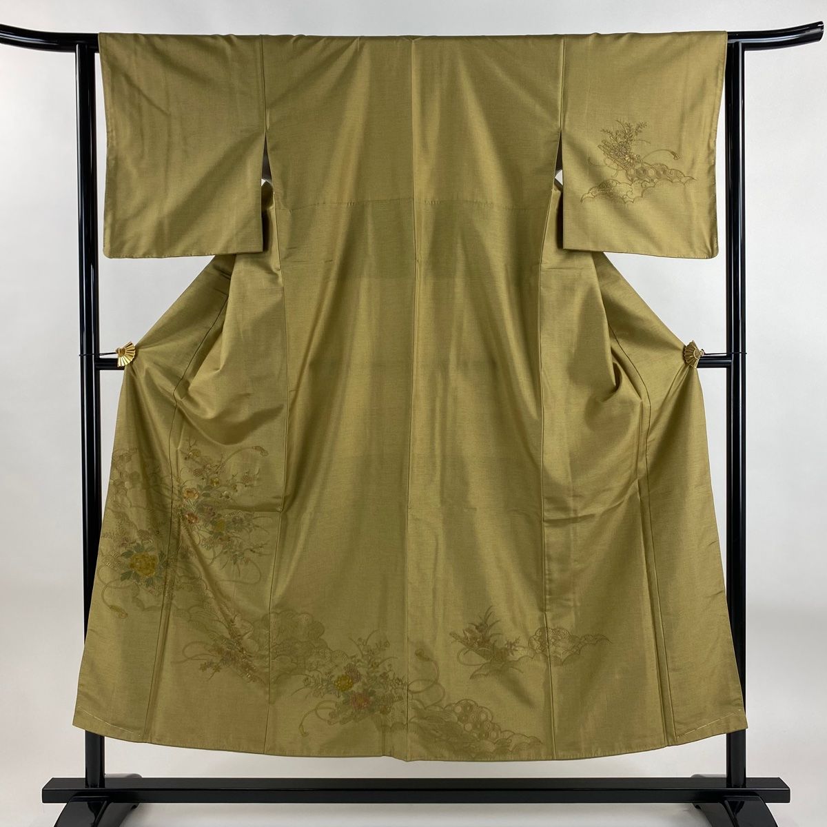 付下げ 身丈150.5cm 裄丈62.5cm S 袷 紬地 花筏 雲文 刺繍 黄土色 正絹 秀品