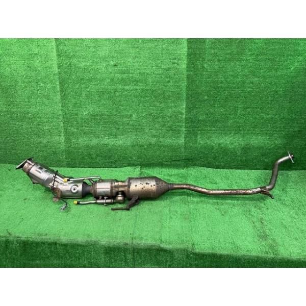 プリウス ZVW30 フロントパイプ フロントマフラー 8T5 17410-37310 トヨタ プリウス ZVW30 フロントエキゾーストパイプ⁄フロントマフラー