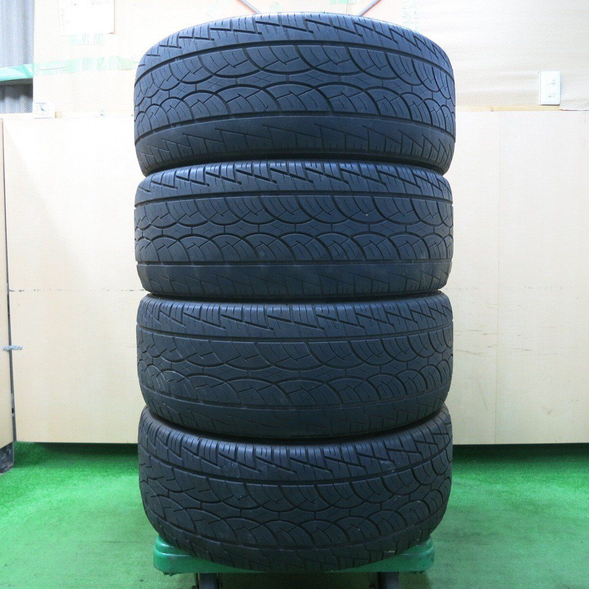 265|35R22