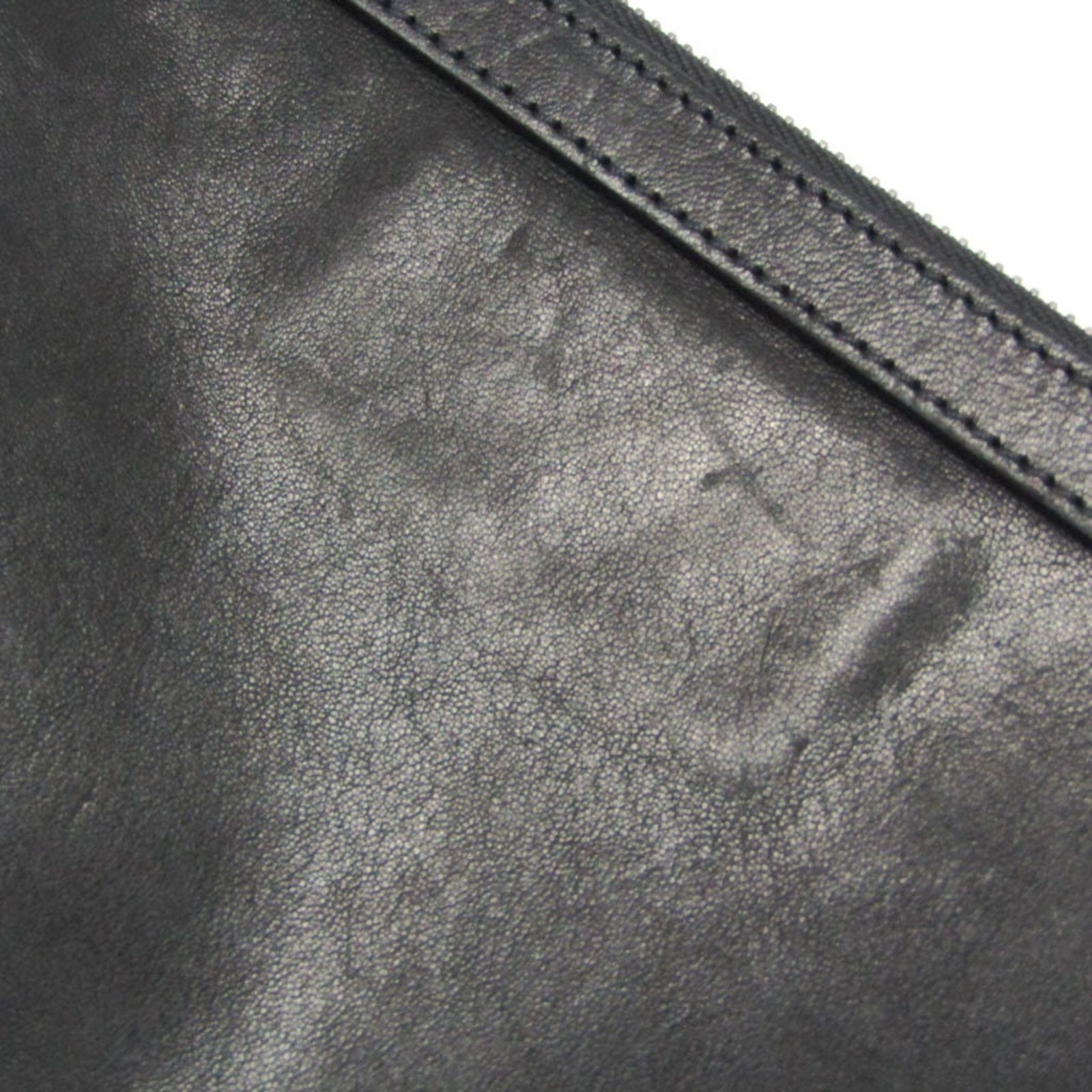 スタッズ クラッチバッグ