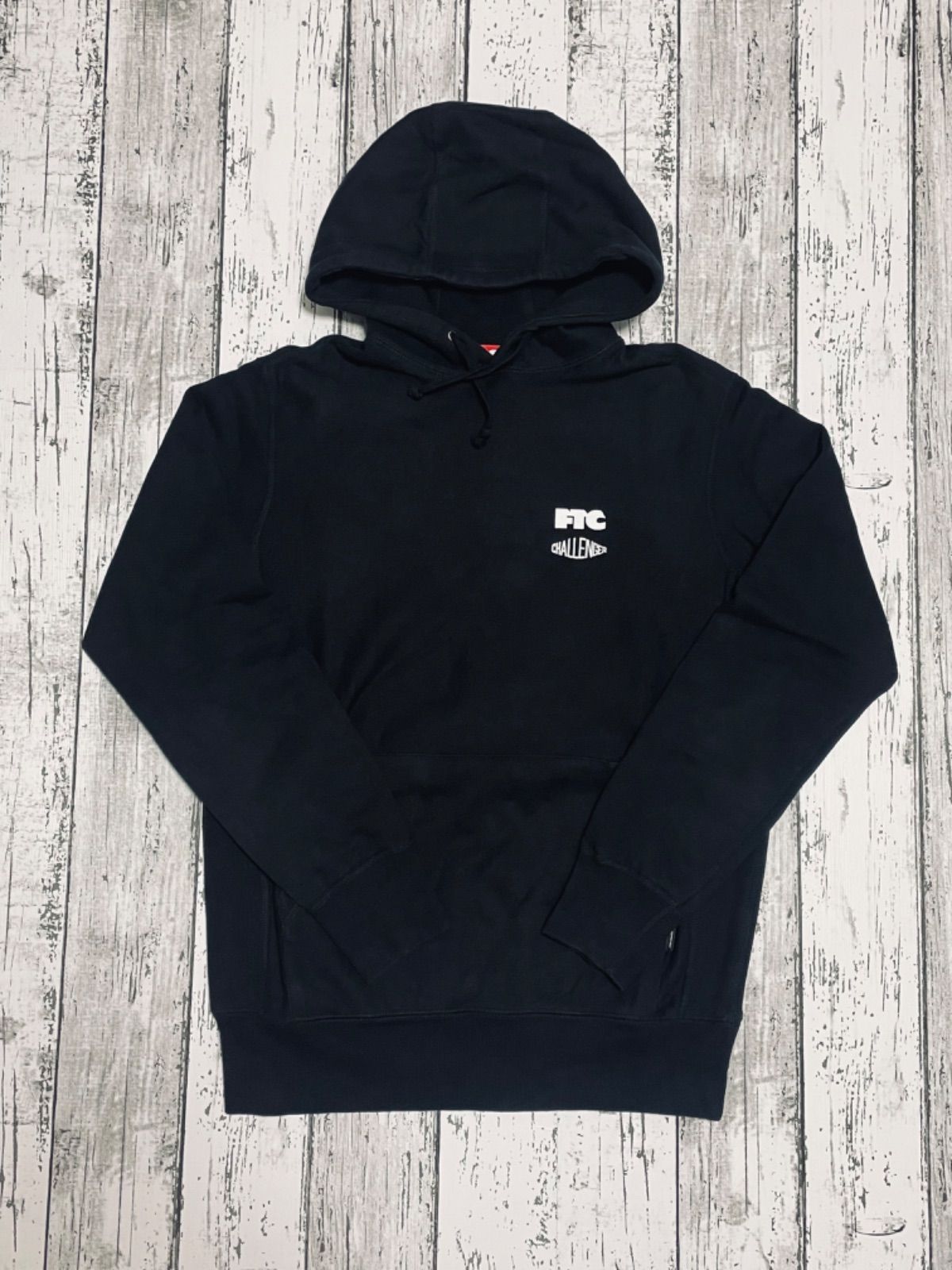 野村周平着 CHALLENGER × FTC HOODED コラボ パーカー - パーカー