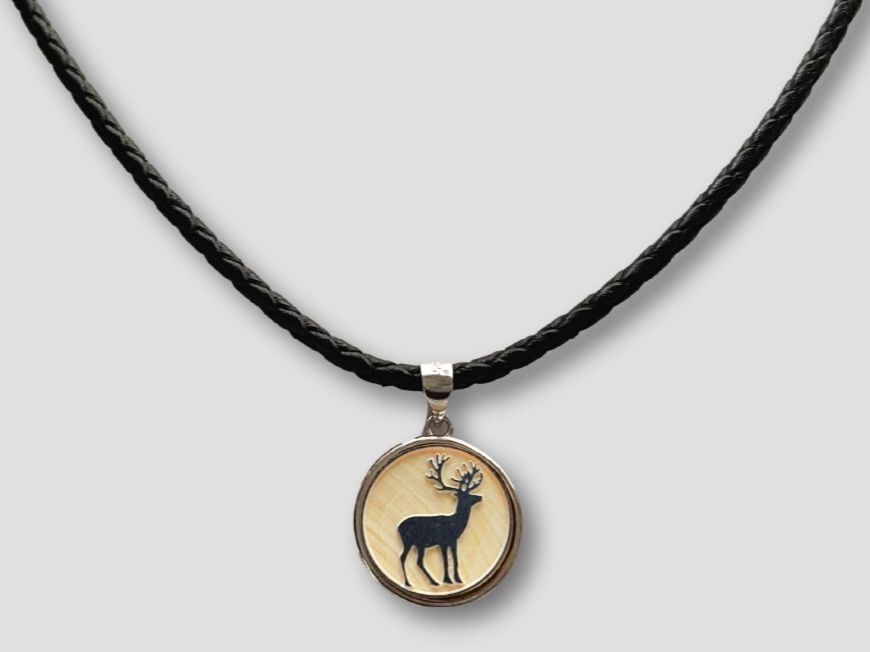 メルカリshops 新品 メンズ イントレレザーネックレス ウッド 牛革 職人手仕上げ