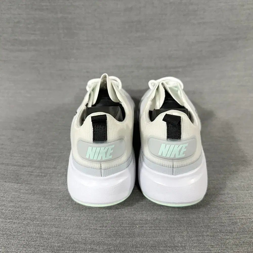 NIKE ナイキ サマーライト ゴルフシューズ レディース 235mm s681 ベストコンディション