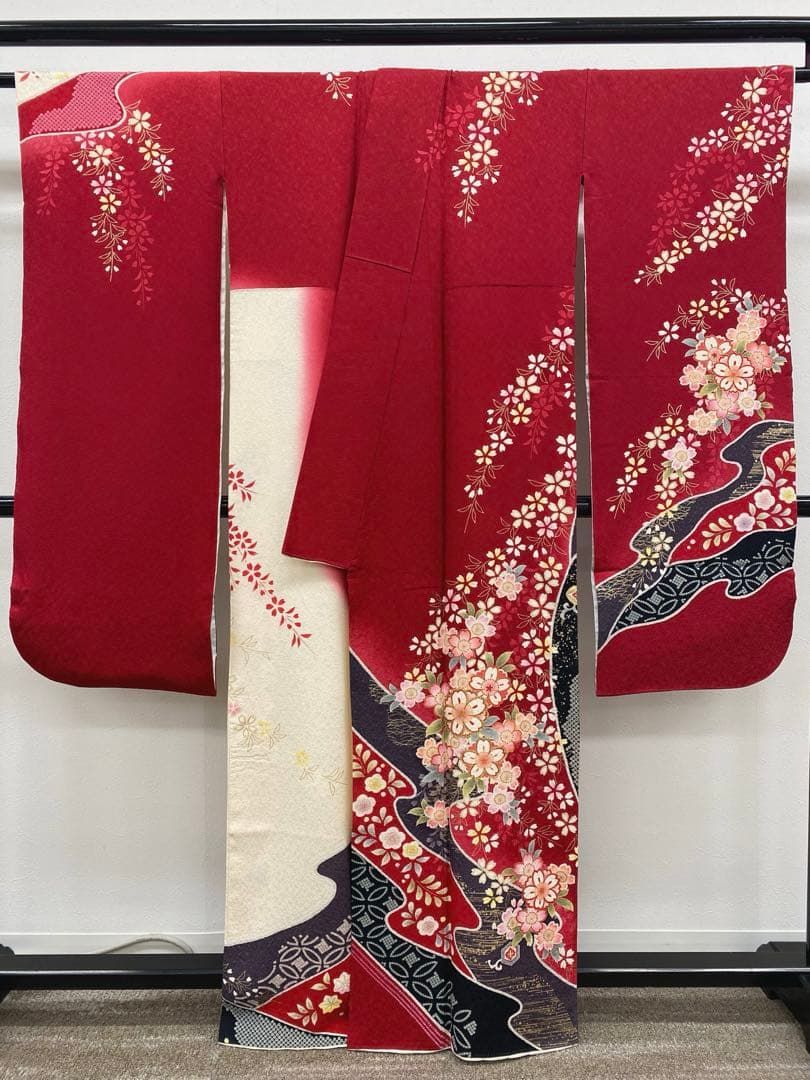 振袖 豪華 金彩 金刺繍 紋意匠 桜 身丈160cm 撥水加工済 - メルカリ