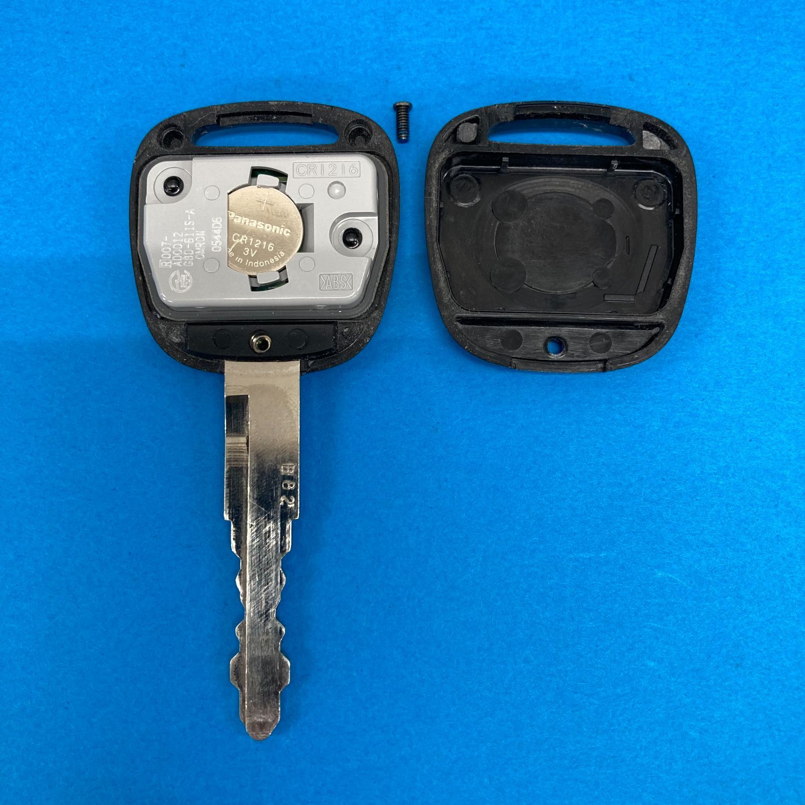 日産 NV100クリッパー DR17V キーレス 鍵 灰色基盤 1つボタン 007-AD0012 C1 