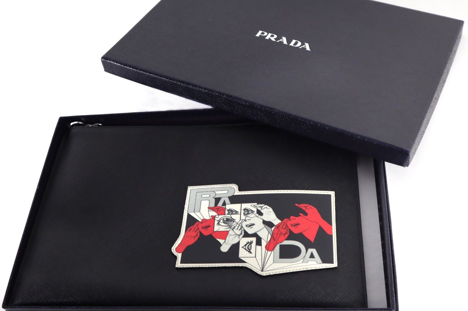 美品 PRADA プラダ クラッチバッグ コミックプリント 2NG005 - メルカリ