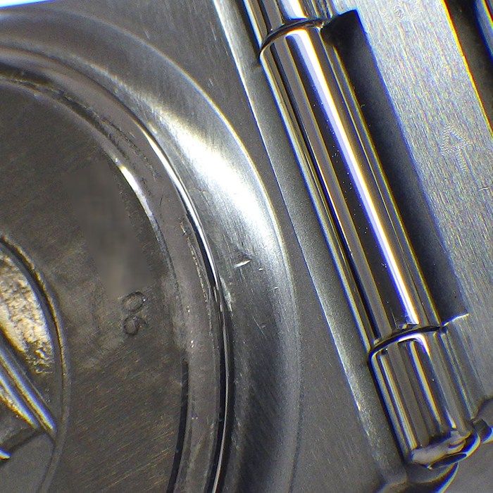 ホワイトシェル文字盤