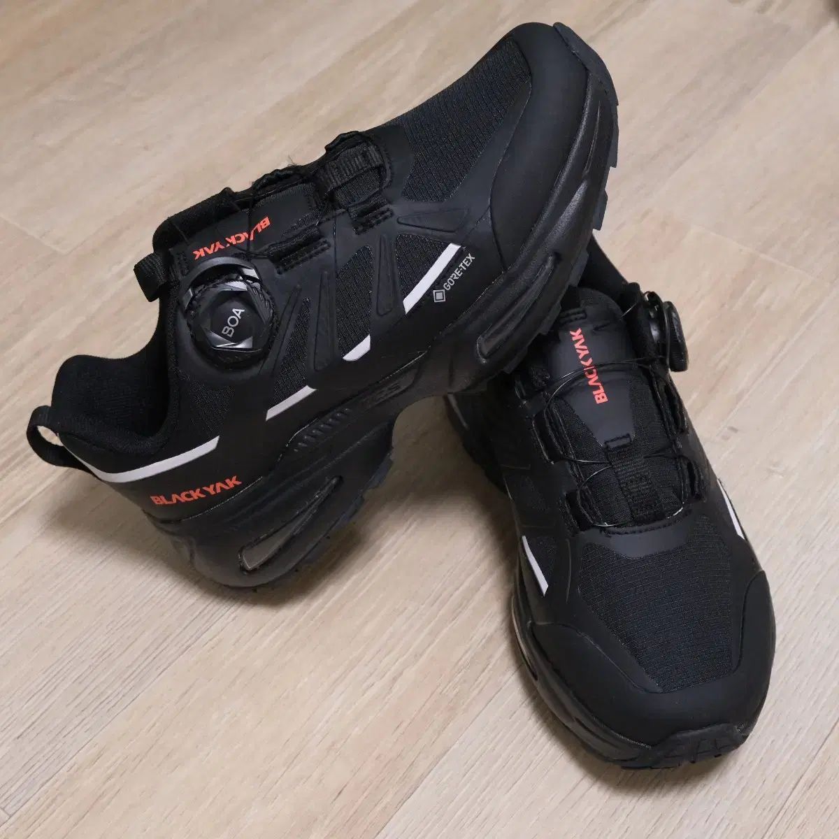 BLACK YAK ブラックヤク トレッキングシューズ 343 ピッチ 黒 230