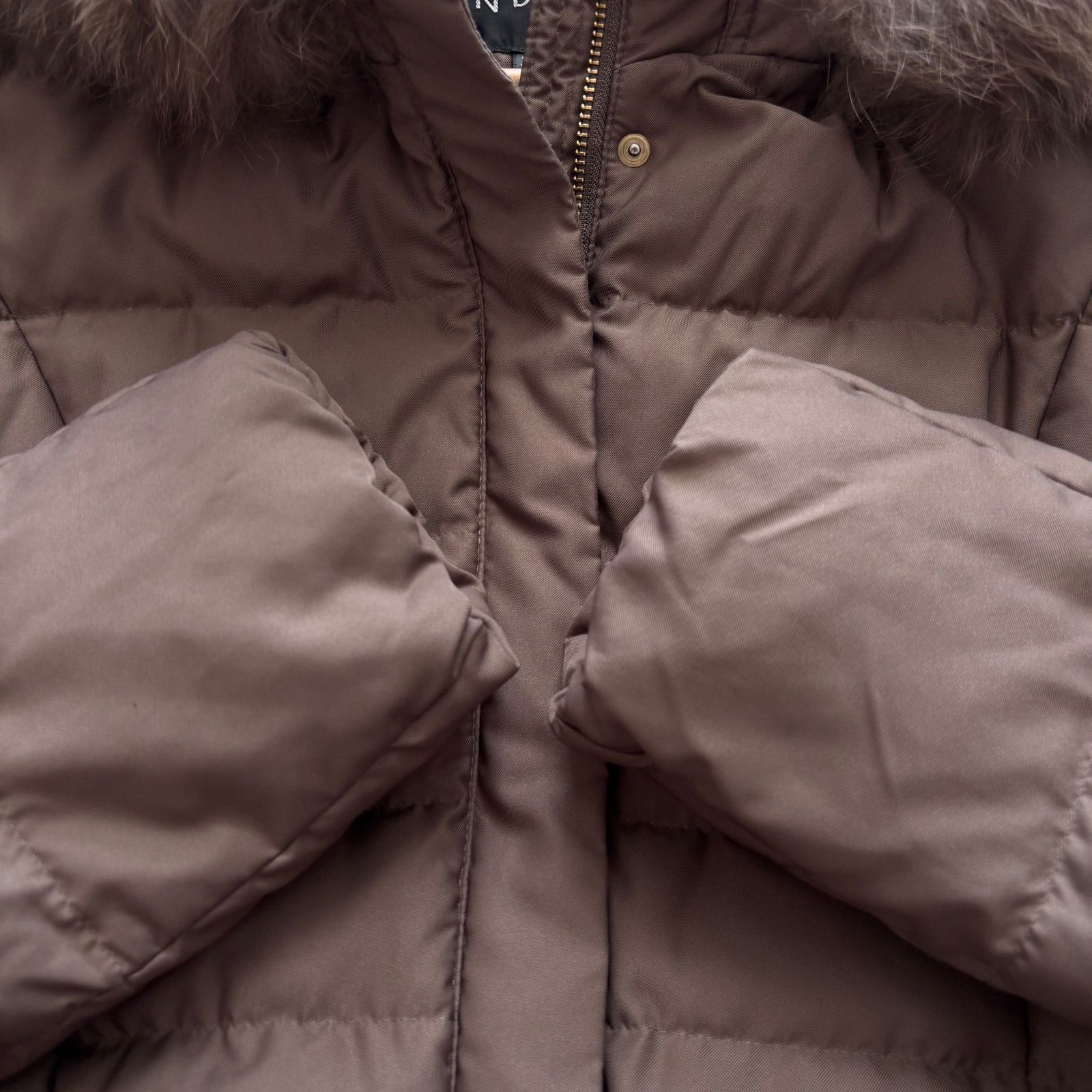 2023AW 美品INDIVI フーデッドファーダウンコート ブルーフォックスM 2023AW 美品 INDIVI フーデッドファーダウンコート ブルー