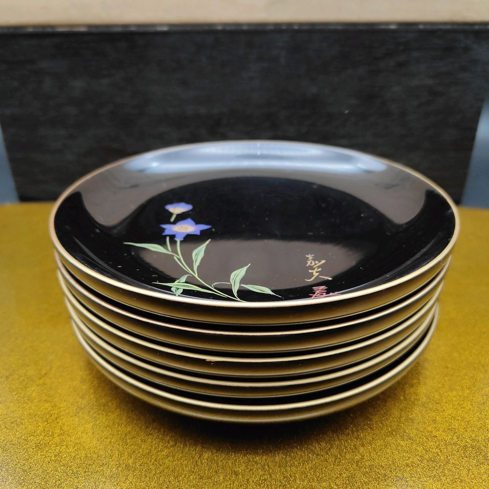 越前塗 銘々皿 沈金 漆黒 手描き 野の花 小皿 漆器 漆塗り 天然木 在銘 S286