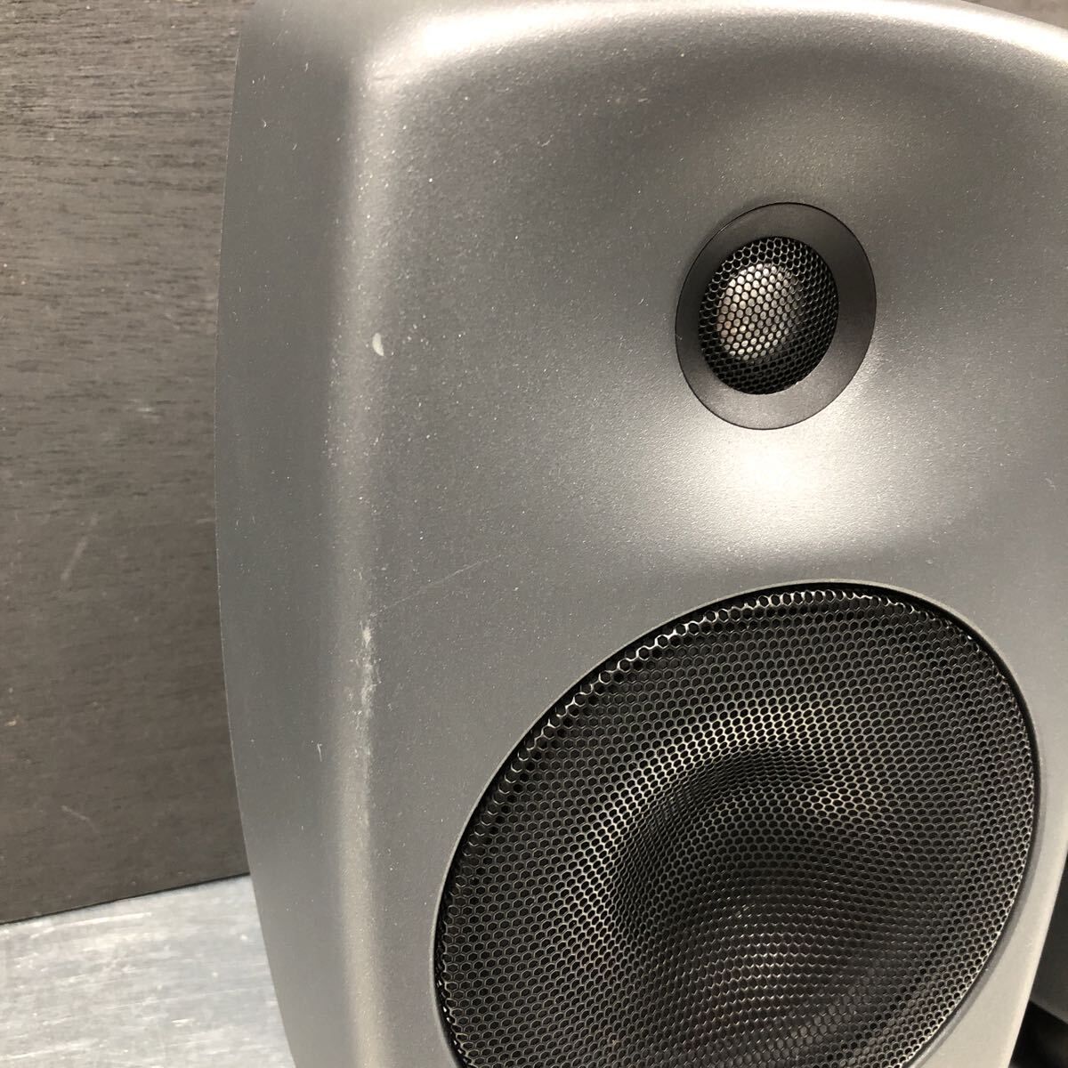 MONITOR グレー系