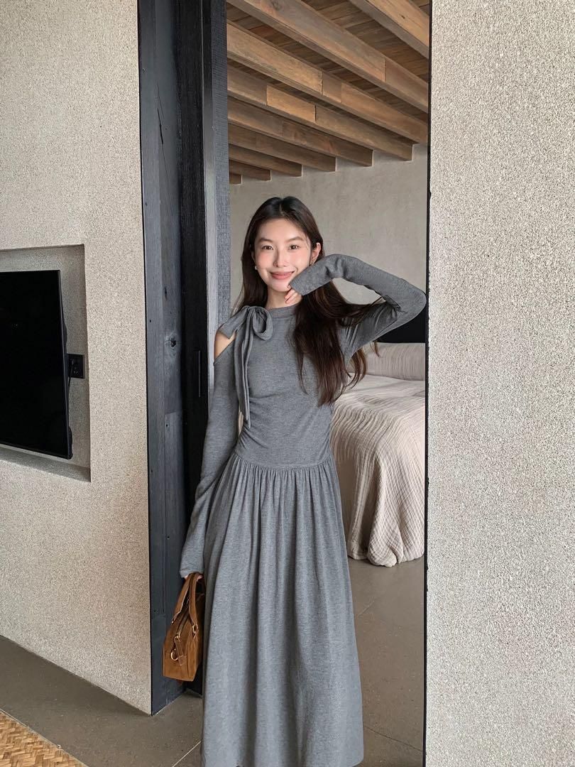 春のワンショルダーロングニットドレス