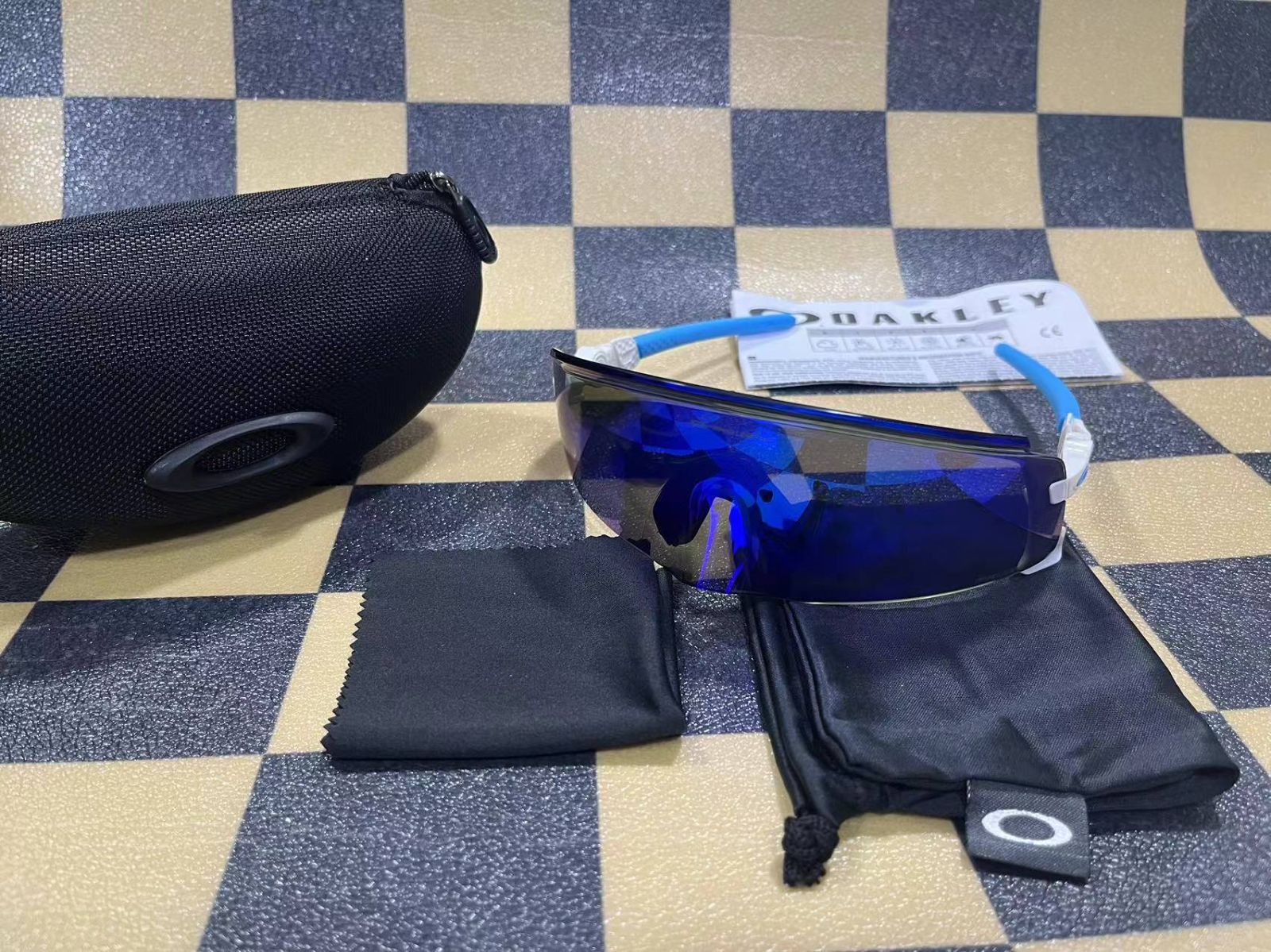 OAKLEYオークリー  スポーツサングラス  偏光レンズ