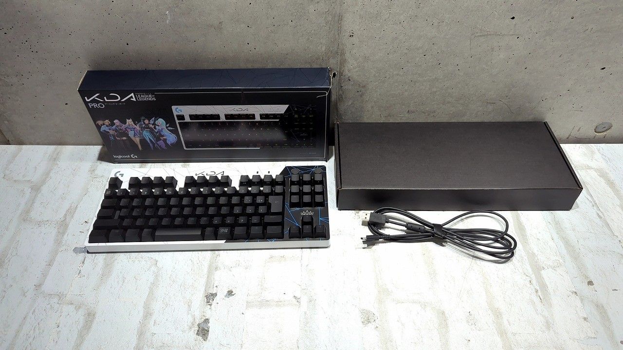 状態良好美品 Logicool G ロジクール G PRO LoL K/DA テンキーレス ゲーミングキーボード 有線 GX タクタイル メカニカル スイッチ ホワイト 