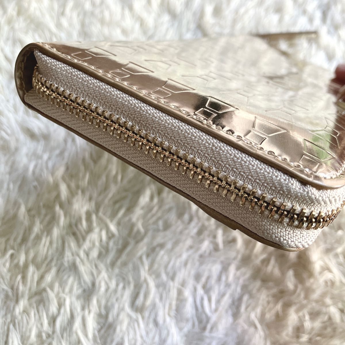 ケイトスペード ！Kate spade 長財布 ラウンドジップ長財布