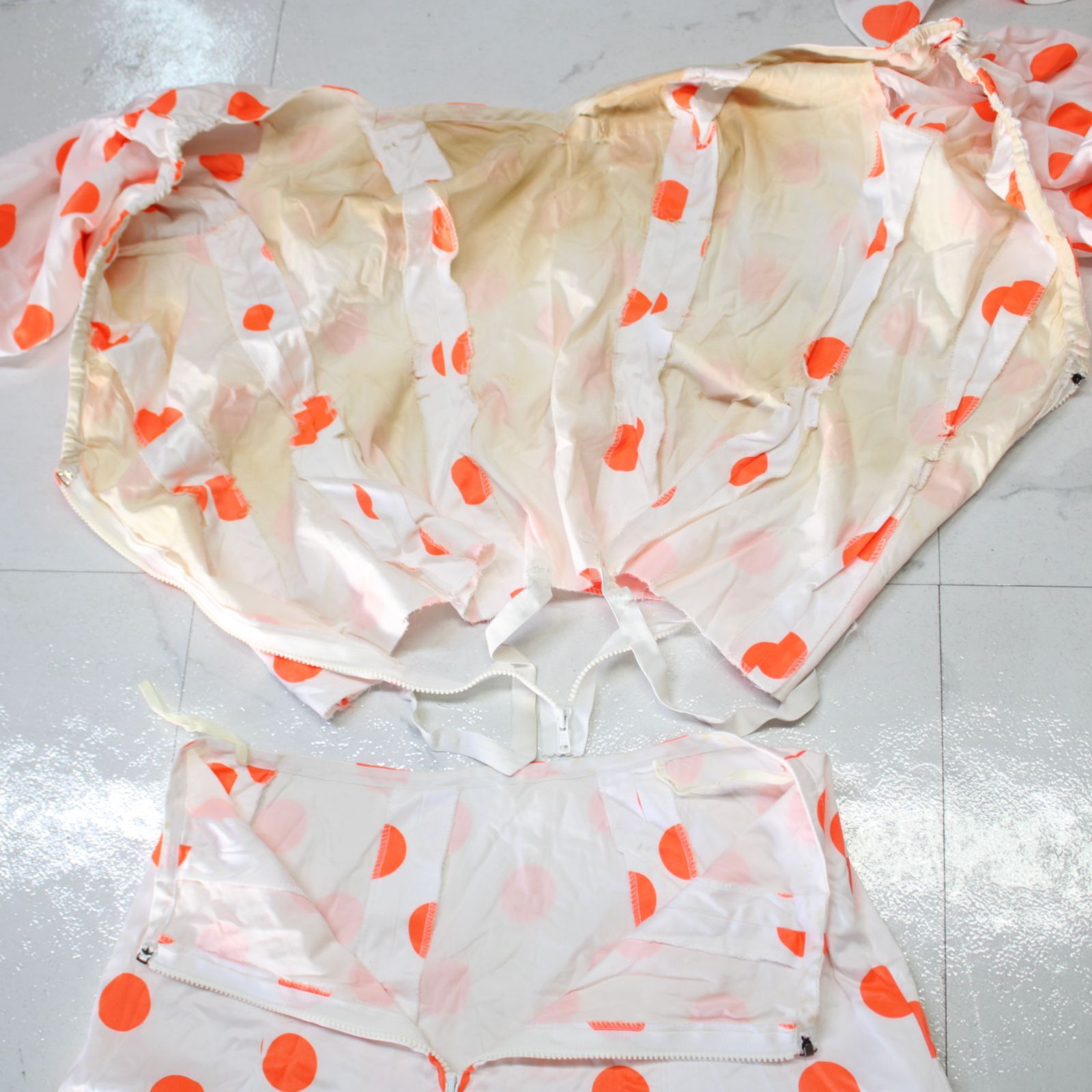 フラメンコ衣装】ホワイト×豪華ボランテ 上下セット ツーピース