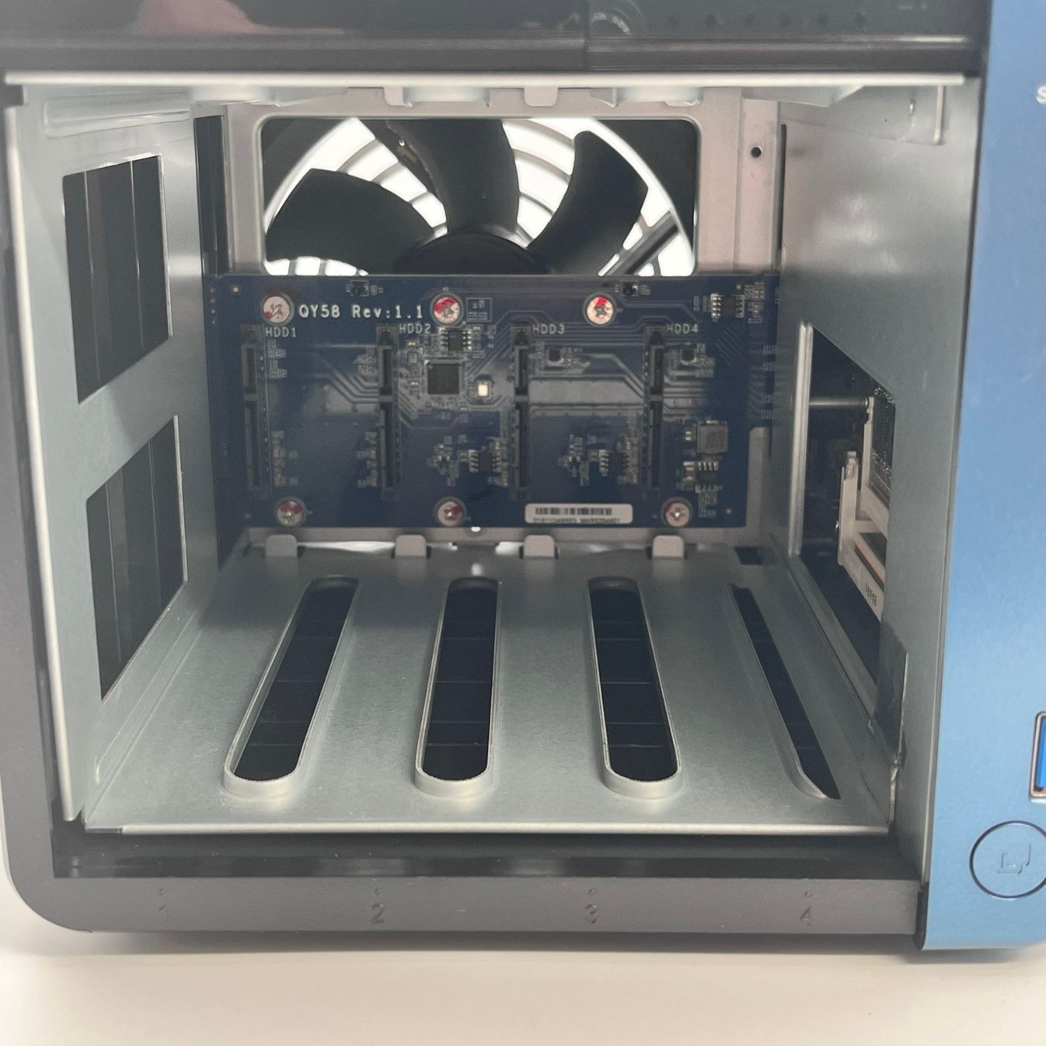 QNAP TS-453Be 動作確認済み QNAP TS-453Be 動作確認済み QNAP NAS TS-453be 4ベイモデル 本体のみ 電源