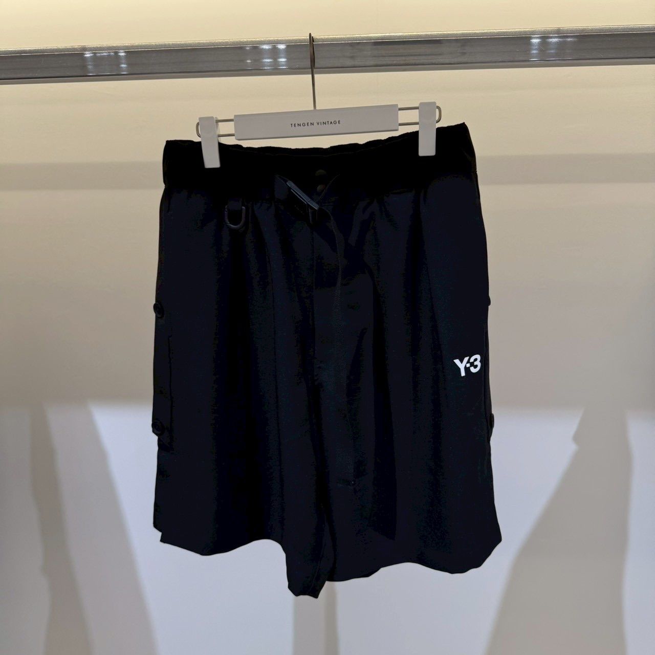 【値下げ】【新品未使用】Y-3 ワイスリー　ハーフパンツ　Sサイズ ワイスリー Y-3 ロゴハーフパンツ ブラック サイズS 新品未使用