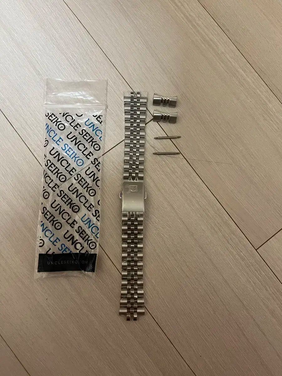 TUDOR(チューダー) ブラックベイ 36 叔父 SEIKO(セイコー) ブレスレット 出品