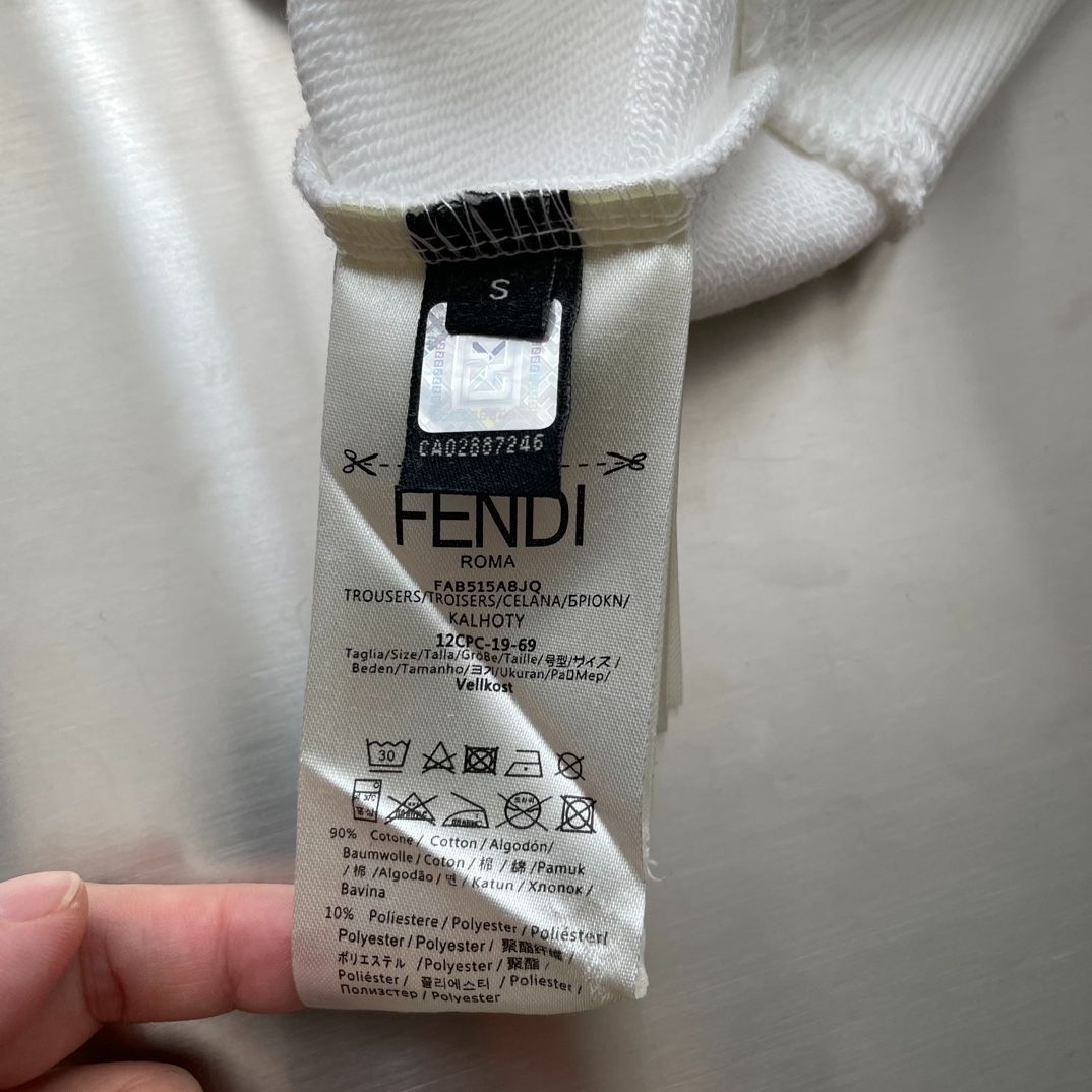 フェンディ（FENDI）の新モデル 悪魔の目シリーズの純綿丸首