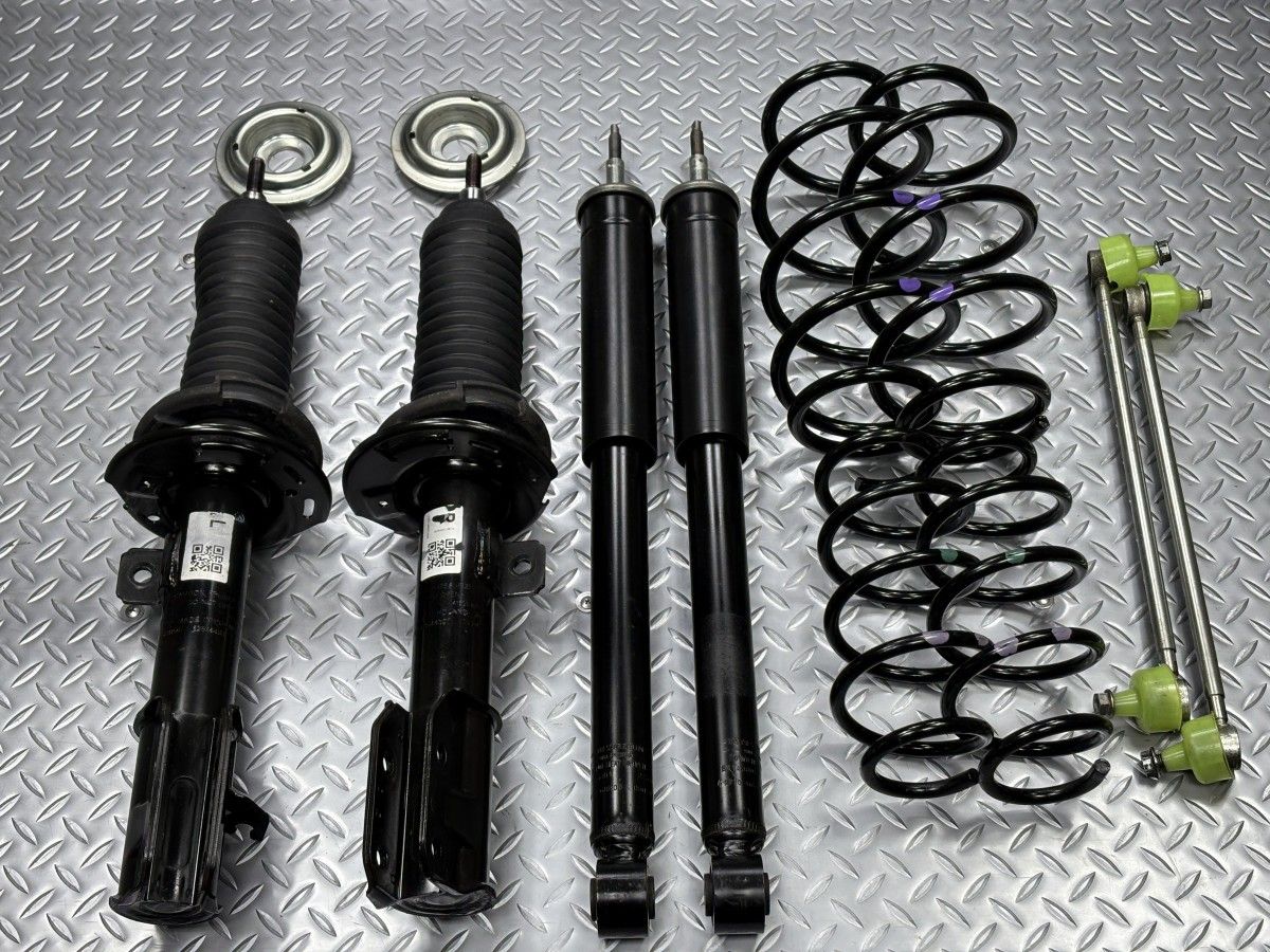 送料無料【美品】ZC33S スイフトスポーツ 純正 サスキット 品番41601