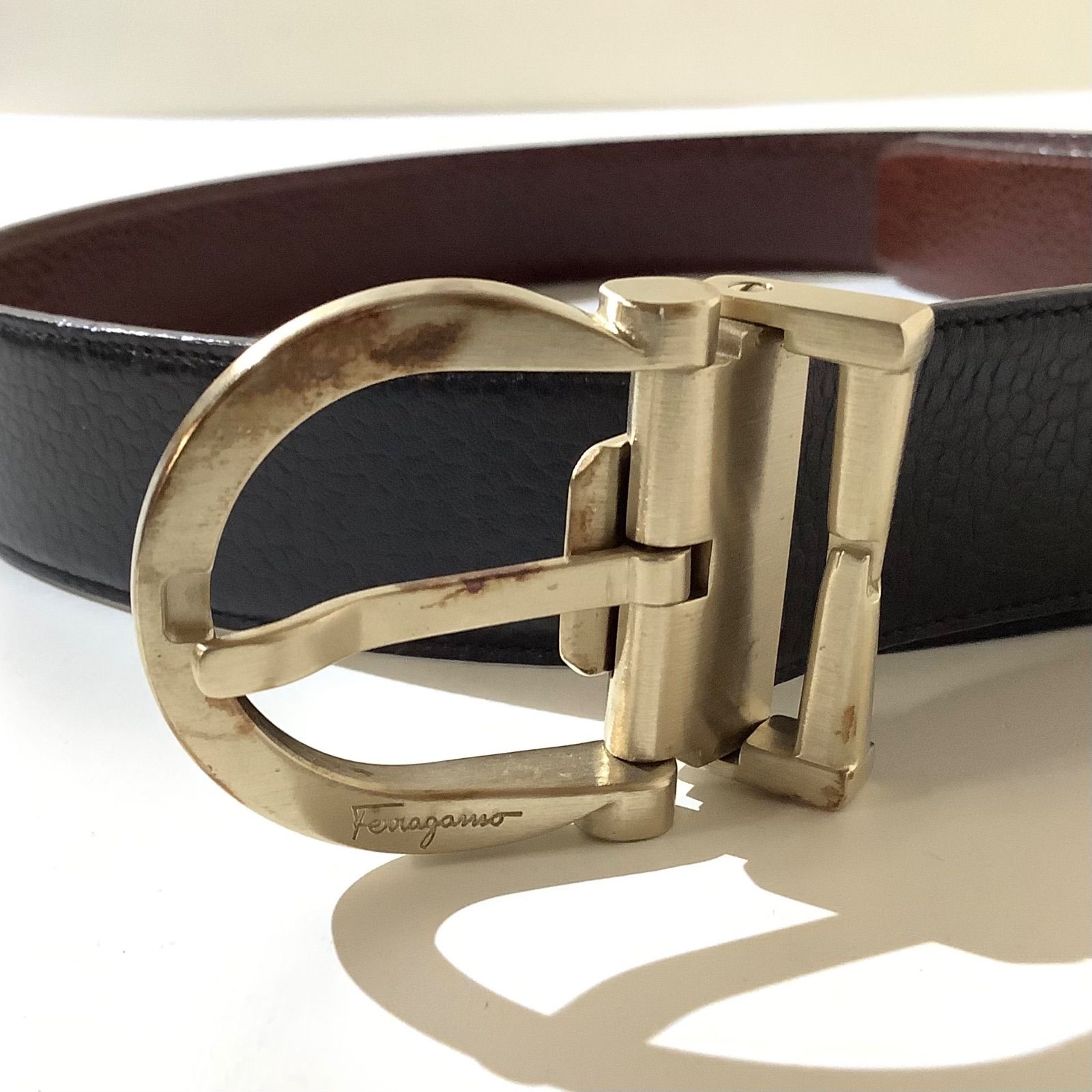 【新古品】Salvatore Ferragamo ブラックレザーベルト フェラガモ ベルト ブラック革 美品 正規品