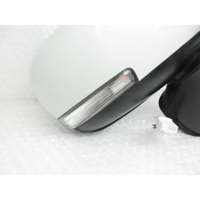 右サイドミラー