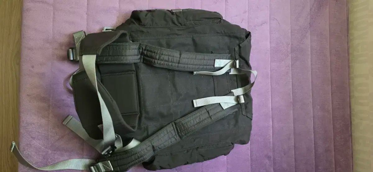 Amazon | MSI Optix AG32C 湾曲31.5インチ ゲーミングモニタ MN331