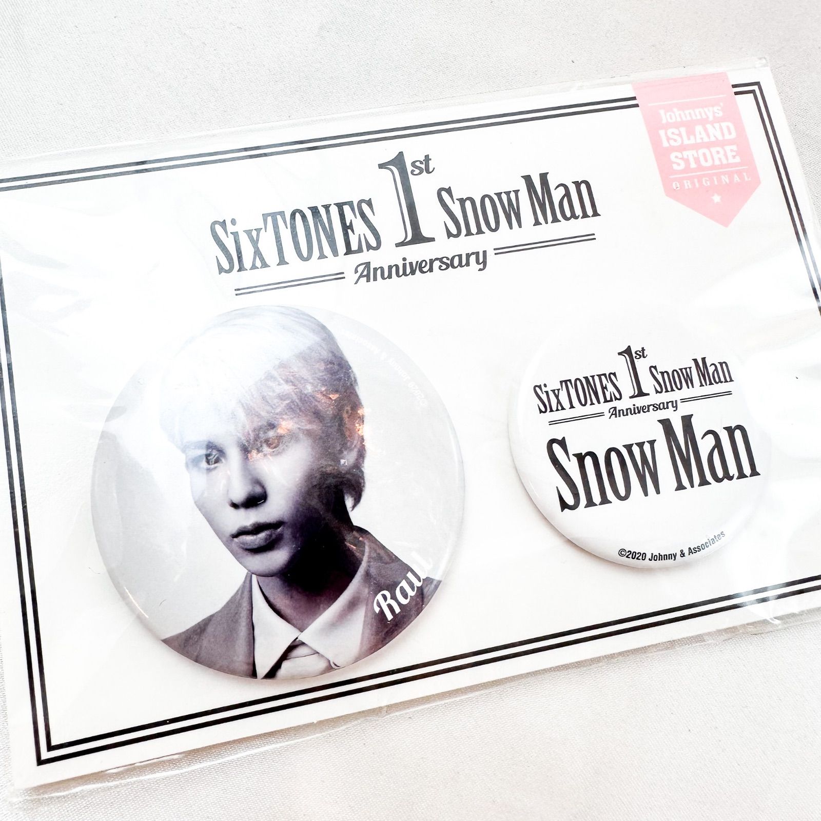 新品 未開封 ラウール (Snow Man) 缶バッジセット(2種) 「SixTONES